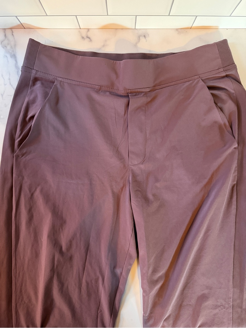 Athleta Brooklyn Ankle Pants Size 6 Mauve Purple Ribbed Side Panels